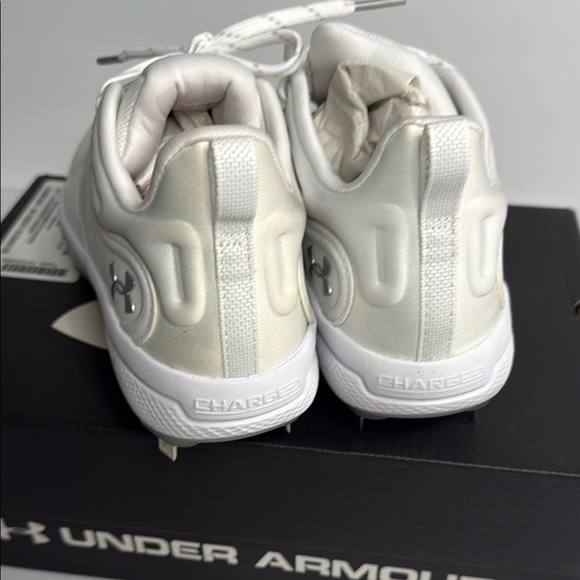 Under Armour White Athletic Softball Cleats - Picture 4 of 7